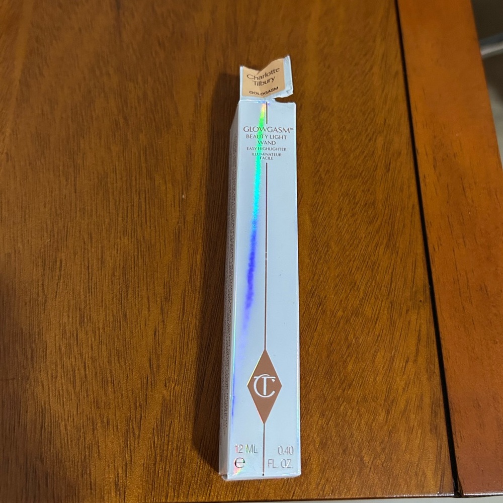 Charlotte Tilbury Glowgasm Beauty Light Wand Goldgasm
